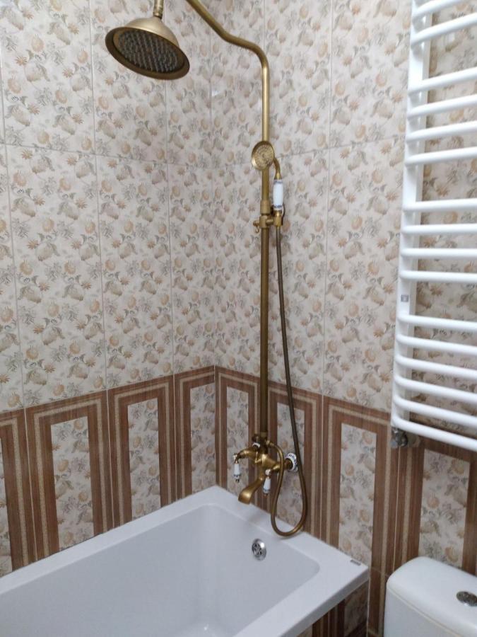 Апартаменти В Самому Центрі Почаева מראה חיצוני תמונה